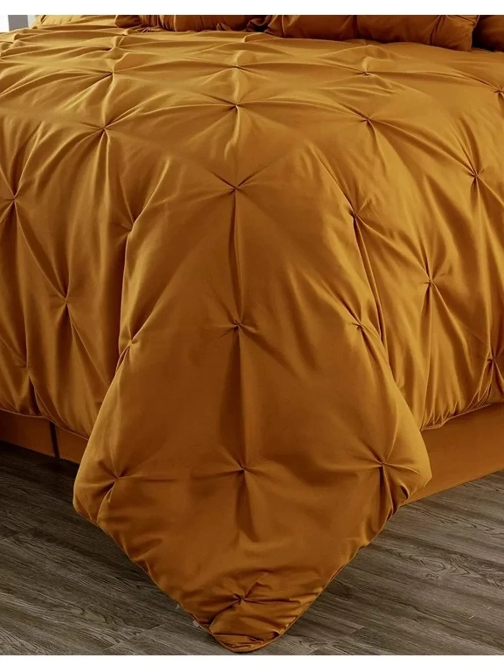 Cozy Pintuck Queen 3 Comforter Set
